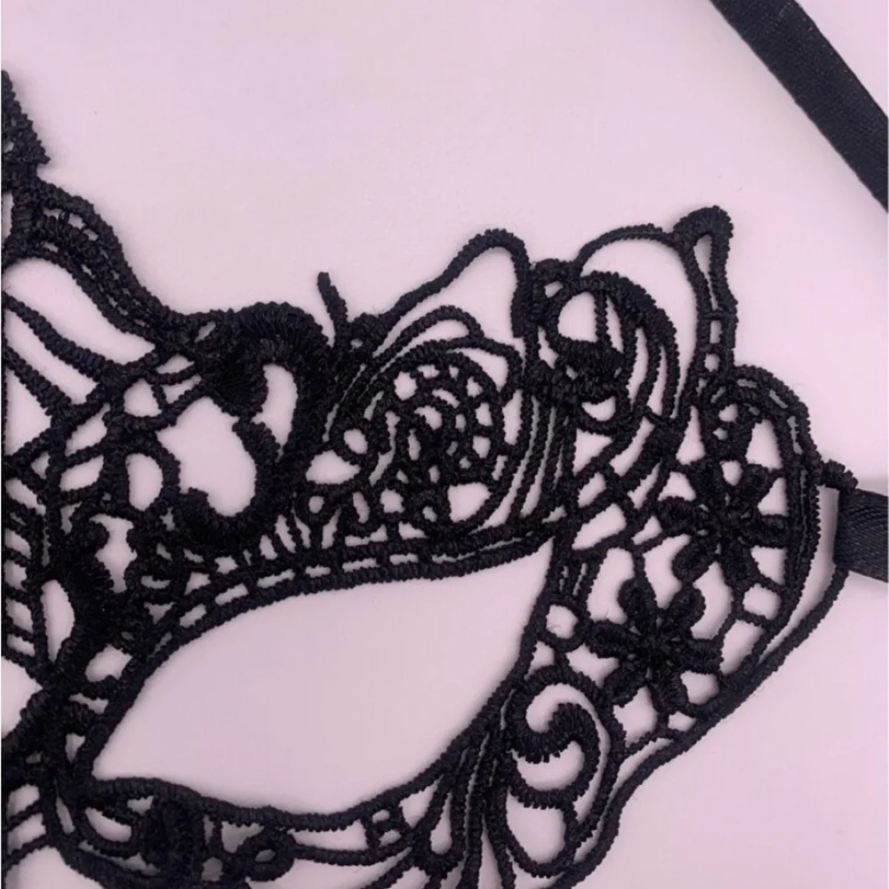 Black Lace Face Mask